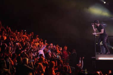 Dallas, Teksas, ABD: İspanyol şarkıcı ve söz yazarı Enrique Iglesias, Trilogy Tour (Ricky Martin, Enrique Iglesias ve Pitbull) kapsamında American Airlines Center 'da sahne aldı.)