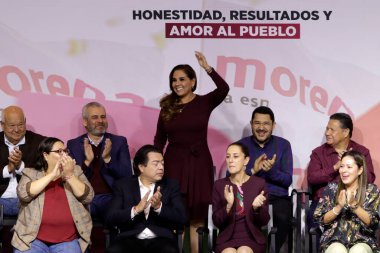 19 Kasım 2023, Mexico City, Meksika: Quintana Roo eyaleti valisi Maria Elena Lezama Meksika başkanlığı için tek aday Claudia Sheinbaum Pardo 'nun Meksika' daki WTC Kongre Merkezi 'ndeki kayıt etkinliğinde