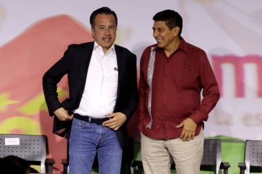 19 Kasım 2023, Mexico City, Meksika: Veracruz, Cuitlahuac Garcia ve Oaxaca, Salvador Jara valileri Meksika başkanlığı için tek aday Claudia Sheinbaum Pardo 'nun WTC Kongre Merkezi' ndeki kayıt etkinliğinde