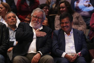 20 Kasım 2023, Mexico City, Meksika: Alejandro Encinas ve Gustavo A. Madero Belediye Başkanı, Francisco Chguil Figueroa, Mexico City 'nin tek hükümet başkanı adayının ön kampanyasına katıldı.