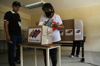 Venezuelans flocked en masse from the early hours of this Sunday, November 19, to participate in the Simulation of the consultative Referendum on Essequibo in the San Francisco municipality in the state of Zulia, Venezuela clipart