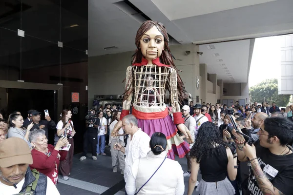 Noviembre 2023 Ciudad México México Pequeña Amal Marioneta Gigante Una —  Fotos de Stock