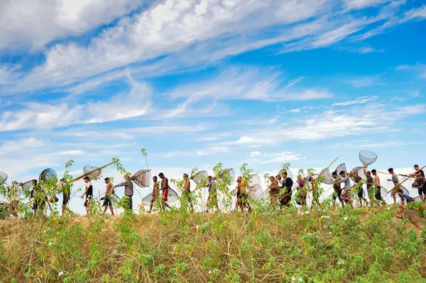 Noviembre 2023 Sylhet Bangladesh Gente Rural Armada Con Trampas Bambú — Foto de Stock