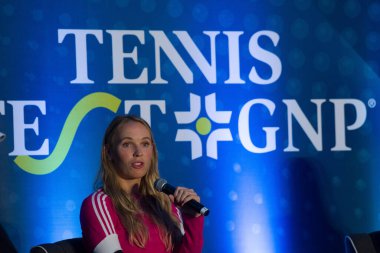 28 Kasım 2023, Mexico City, Meksika: Danimarkalı Caroline Wozniacki, Hayat Regency Hotel 'de düzenlenen Tennisfest GNP 2023 öncesi basın toplantısında basın mensuplarına konuştu