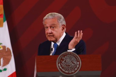 29 Kasım 2023 'te Mexico City, Meksika' da Meksika Cumhurbaşkanı Andrs Manuel Lpez Obrador ulusal sarayda gazetecilerin önünde bir konuşma yaptı.