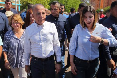3 Aralık 2023, Maracaibo, Venezuela: Petrol Eyaleti valisi Manuel Rosales Guerrero, (c) Yasama Konseyi Başkanı Iraklı Devlet Villasmil (L) ve Un Nuevo Tiempo partisinin başkanı