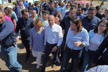 3 Aralık 2023, Maracaibo, Venezuela: Petrol Eyaleti valisi Manuel Rosales Guerrero, (c) Yasama Konseyi Başkanı Iraklı Devlet Villasmil (L) ve Un Nuevo Tiempo partisinin başkanı