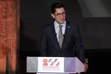 6 Aralık 2023, Mexico City, Meksika: Roberto Velasco, Kuzey Amerika Dışişleri Bakanlığı başkanı ve ABD Hazine Bakanı anıtın sunumu sırasında