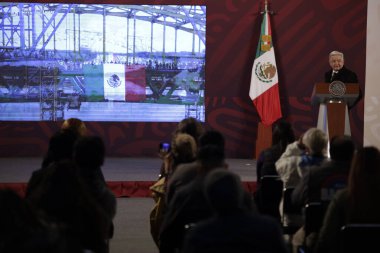 8 Aralık 2023, Mexico City, Meksika Başkanı Andres Manuel Lopez Obrador Mexico City 'deki Ulusal Saray' da düzenlenen basın toplantısında