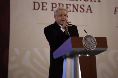 8 Aralık 2023, Mexico City, Meksika Başkanı Andres Manuel Lopez Obrador Mexico City 'deki Ulusal Saray' da düzenlenen basın toplantısında