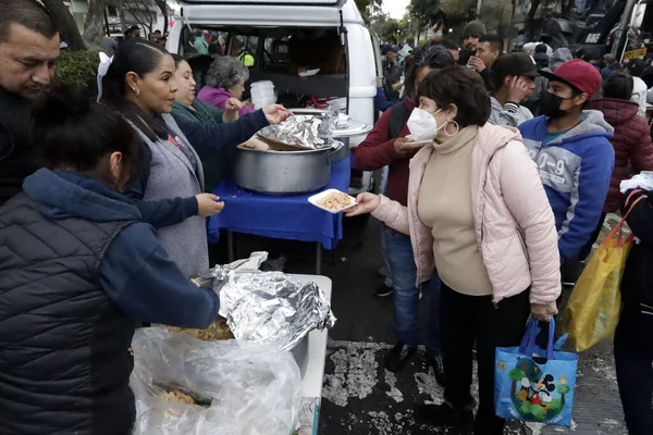 Δεκεμβρίου 2023 Πόλη Του Μεξικού Μεξικό Παριζιάνιοι Πληρώνουν Ένα Δώρο — Φωτογραφία Αρχείου
