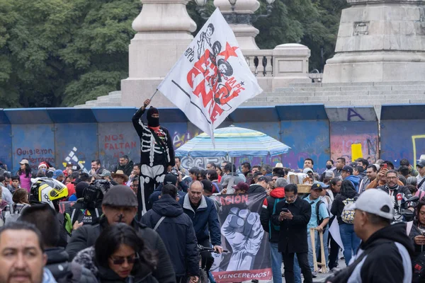 2023年12月15日 墨西哥城 教师参加了在Reforma大道举行的墨西哥教育工作者全国协调员的示威活动 — 图库照片