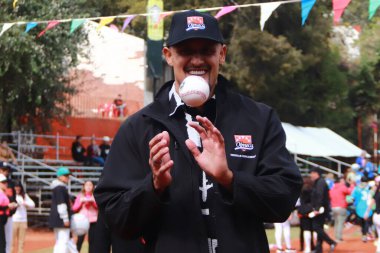 16 Aralık 2023 'te Mexico City, Meksika' da Boston Red Sox atıcısı Brennan Bernardino, Olmeca Beyzbol Ligi 'nin 2023-2024 sezonunun açılış töreninde ilk topu attı. 16 Aralık 2023 'te. Mexico City 'de. Fotoğraf: Car