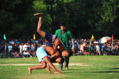 16 Aralık 2023 Sunamgonj- Sylhet-Bangladeş: Bangladeş 'in Büyük Zafer Günü ve Bangladeş' in 53. Bağımsızlık Yıldönümü münasebetiyle Sylhet 'in Sunamganj bölgesinin Jayanagar Bazar bölgesinde kırsal güreş oyunları ve o