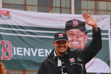 16 Aralık 2023 'te Mexico City, Meksika' da Boston Red Sox atıcısı Brennan Bernardino, Olmeca Beyzbol Ligi 'nin 2023-2024 sezonunun açılış törenine katıldı.