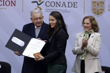 19 Aralık 2023, Mexico City, Meksika: Meksika başkanı Andres Manuel Lopez Obrador, Mexico City 'deki Ulusal Saray' da 2023 Ulusal Spor Ödülü 'nü takdim etti.