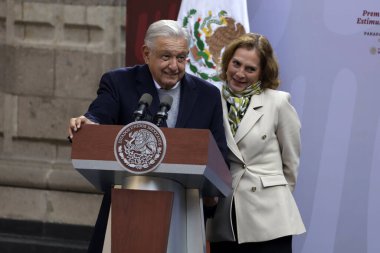 19 Aralık 2023, Mexico City, Meksika: Meksika başkanı Andres Manuel Lopez Obrador eşi Beatriz Gutierrez eşliğinde 2023 Ulusal Spor Ödülü töreninde