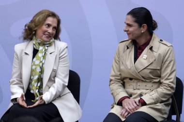 19 Aralık 2023, Mexico City, Meksika: Meksika Başkanı Beatriz Gutierrez 'in eşi, Andres Manuel Lopez Obrador ve Ulusal Fiziksel Kültür ve Spor Komisyonu Başkanı