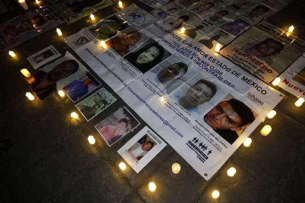 2023年12月21日 墨西哥城 失踪人员家属在墨西哥城举行了名为 照亮独立天使真相 的抗议活动 — 图库照片