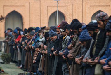 12 Ocak 2024, Srinagar Kashmir, Hindistan: Kashmiris, Jamia Mescidi veya Srinagar 'daki Büyük Cami' de özel namaz kılar. 