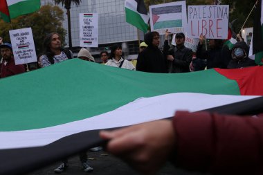 7 Ocak 2024. Mexico City, Meksika. Meksika 'daki Filistin sempatizanları, Meksika' daki ABD Büyükelçiliği önünde İsrail 'in Filistin halkına karşı ateşkes talebinde bulunmak için bir gösteri düzenlediler. 
