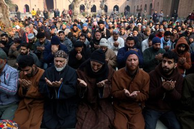 12 Ocak 2024, Srinagar Kashmir, Hindistan: Kashmiris, Jamia Mescidi veya Srinagar 'daki Büyük Cami' de özel namaz kılar. 