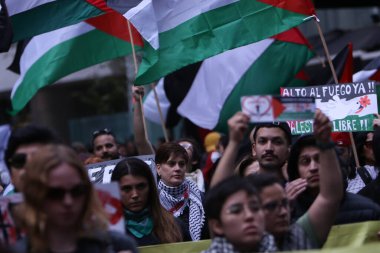 7 Ocak 2024. Mexico City, Meksika. Meksika 'daki Filistin sempatizanları, Meksika' daki ABD Büyükelçiliği önünde İsrail 'in Filistin halkına karşı ateşkes talebinde bulunmak için bir gösteri düzenlediler. 
