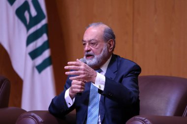 12 Ocak 2024. Mexico City, Meksika. Meksikalı işadamı Carlos Slim Helu, Otonom Teknoloji Enstitüsü tarafından düzenlenen Ekonomik Görünüm 2024 Semineri kapsamında Meksika 'daki Yatırım Fırsatları konulu bir açılış konferansında konuştu.
