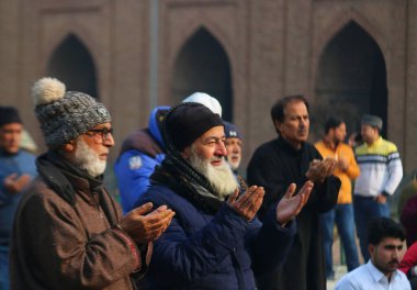 12 Ocak 2024, Srinagar Kashmir, Hindistan: Kashmiris, Jamia Mescidi veya Srinagar 'daki Büyük Cami' de özel namaz kılar. 