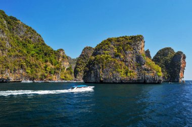 23 Şubat 2024, Phuket, Tayland: Tayland 'ın güneyindeki Andaman Denizi' nde yer alan Küçük Phi Phi Takımadası