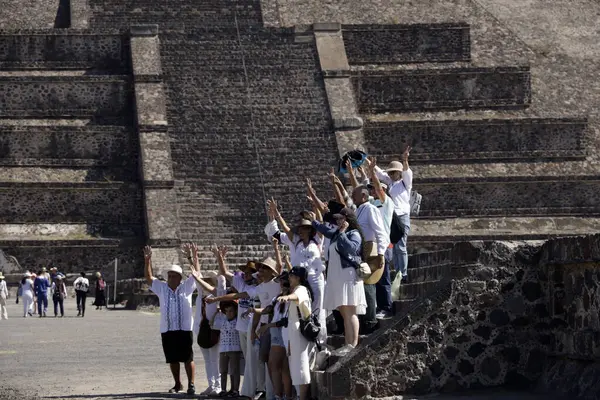 Mars 2024 Delstaten Mexiko Turister Besöker Solens Pyramid För Att — Stockfoto