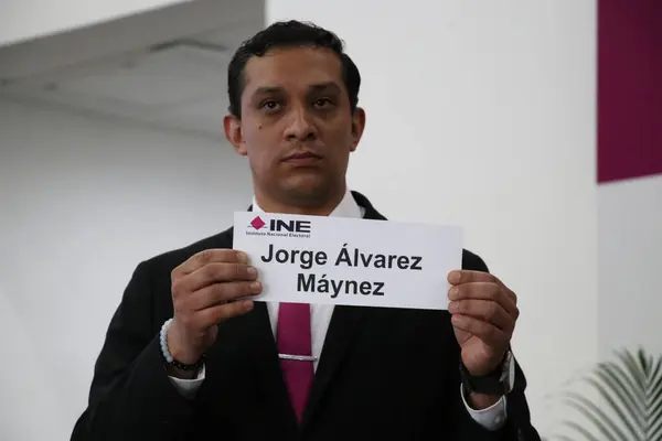 March 2024 Mexico City Mexico Hostess Shows Name Jorge Alvarez — Stock Photo, Image