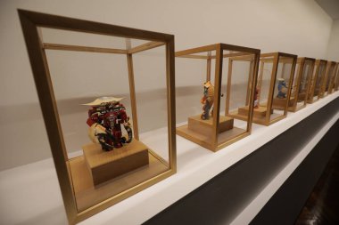 9 Nisan 2024. Mexico City, Meksika: Damian Ortega 'nın bir sanat eseri Palacio de Bellas Sanat Müzesi' ndeki Pico y Elote sergisinde görüldü..