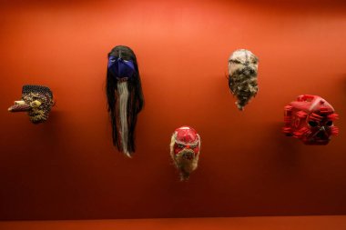 9 Nisan 2024. Mexico City, Meksika: Damian Ortega 'nın bir sanat eseri Palacio de Bellas Sanat Müzesi' ndeki Pico y Elote sergisinde görüldü.