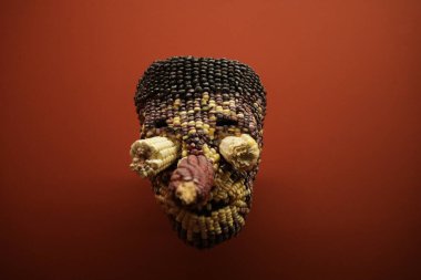9 Nisan 2024. Mexico City, Meksika: Damian Ortega 'nın bir sanat eseri Palacio de Bellas Sanat Müzesi' ndeki Pico y Elote sergisinde görüldü..