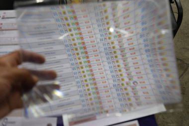 11 Nisan 2024, Mexico City, Meksika: Bir sonraki seçimlerde kullanılacak seçim pusulası, 2 Haziran 2024 seçim günü için seçim materyallerinin sunumu sırasında