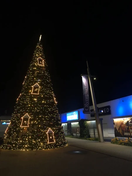 Teplice Árvore Natal Com Decoração Foto Alta Qualidade Centro Comercial — Fotografia de Stock