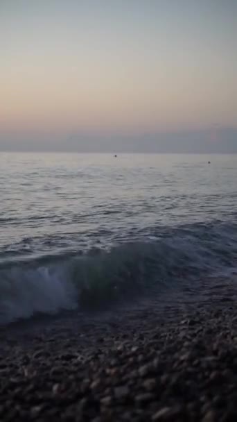 Κάθετη Φύση Βίντεο Σούρουπο Στη Θάλασσα Και Προ Ακτή Κύματα — Αρχείο Βίντεο