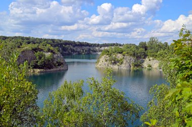 Krakow 'da su banyosu, Zakrzowek. Taş ocağı suyla dolu. Krakovalılar için dinlenme ve rahatlama yeri..