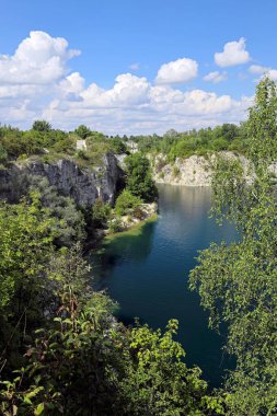 Krakow 'da su banyosu, Zakrzowek. Taş ocağı suyla dolu. Krakovalılar için dinlenme ve rahatlama yeri..