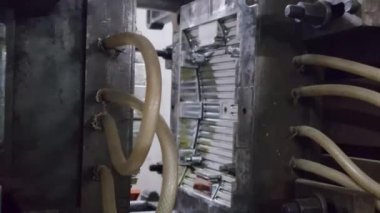 PLC Enjeksiyon Pervaz Makinesinde Büyük Ölüm Küfü