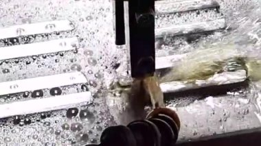 Die Mold Part üzerinde çalışan elektrik boşaltma makinelerini kapat