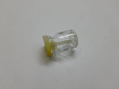 Su için küçük camdan bir top..