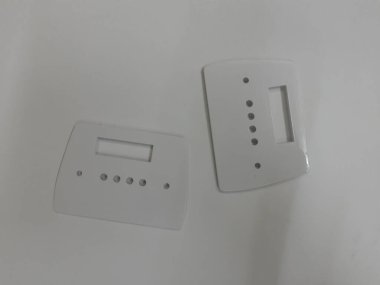 duvar arka plan üzerinde beyaz anahtarı.