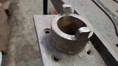 İngiliz anahtarlı çelik boru.