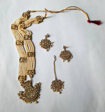 Mücevherler ve aksesuarlar