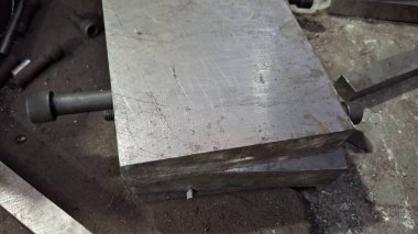 Tahta kesme işlemi.