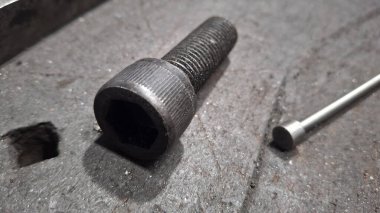 Bir vida ve metal bir fındık yakın çekim