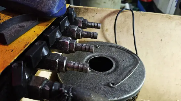 Eski paslı makineyi kapat.