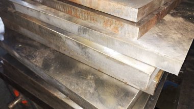 Metalli çelik plaka